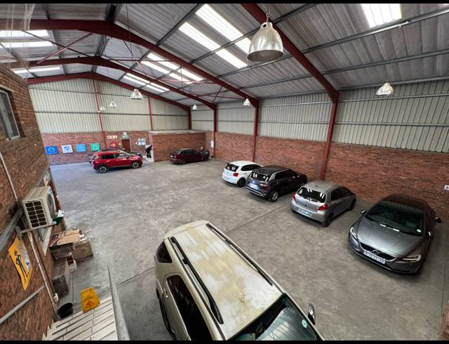1,625M² WAREHOUSE FOR SALE IN RAND LEASE